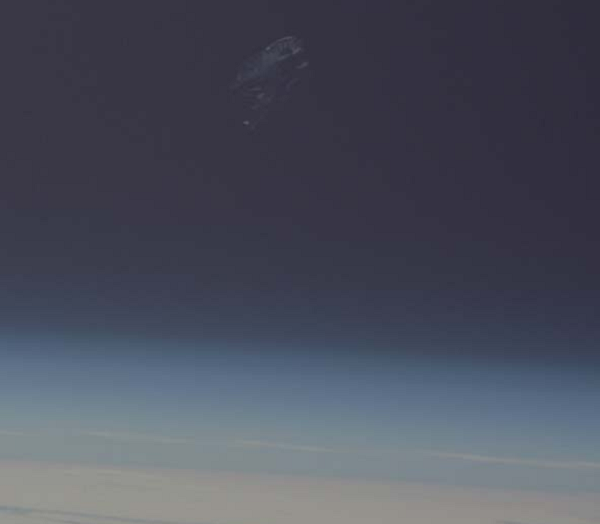 Phải chăng “Hiệp sĩ đen” là sản phẩm của người ngoài hành tinh đưa đến Trái Đất để "nghiên cứu" con người?