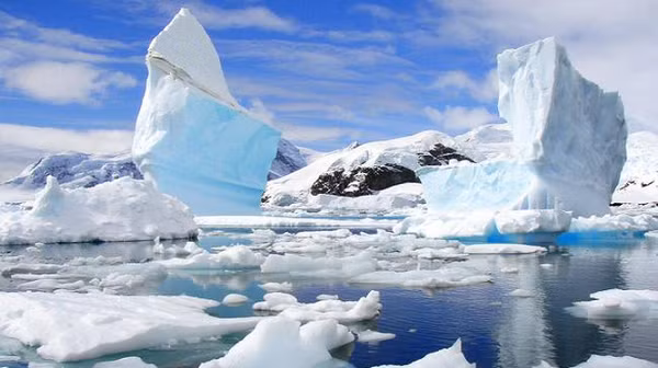 Theo các nhà khoa học, môi trường trái đất đã đến mức không thể đảo ngược, mặc dù vẫn là tình trạng chính của sự nóng lên toàn cầu nhưng nhiệt độ cũng đang bắt đầu chuyển lạnh.