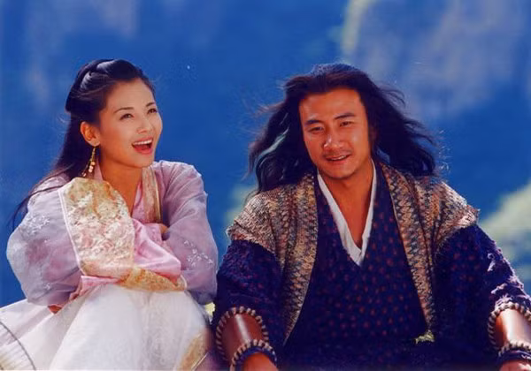 Theo một số nguồn tin khác, nhân vật Tiêu Phong cũng có thể được Kim Dung lấy chất liệu từ một nguyên mẫu khác trong lịch sử, đó là Truật Xích – người con trai cả mang thân thế không rõ ràng của Thành Cát Tư Hãn.