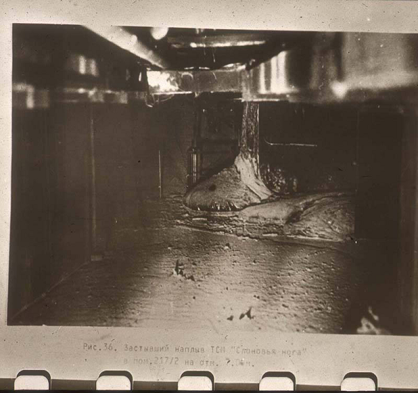 Khi “chân voi” hình thành, nó nóng đến nỗi nó tan chảy qua lớp vê tông dày hang mét, cuối cùng tiếp xúc với nước ngầm bên dưới lò phản ứng và nhiễm độc vào nguồn nước nhiều km xung quanh.