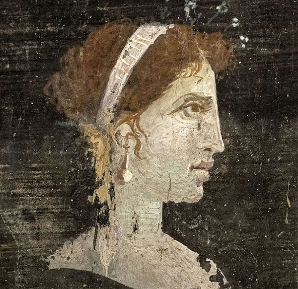 Mặc dù có rất nhiều tuyên bố "gần tìm thấy" ngôi mộ của nữ hoàng Cleopatra, nhưng cho đến ngày nay, không ai biết nơi người phụ nữ nổi tiếng này được chôn cất ở đâu.