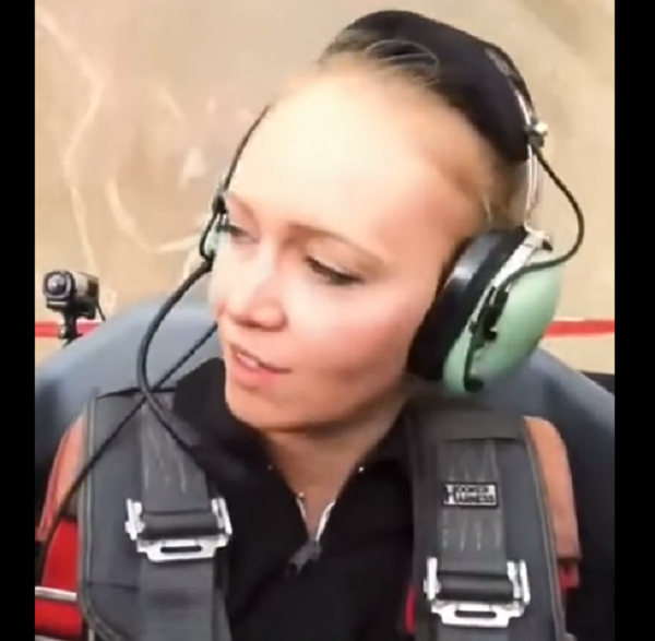 Lực G tác dụng lên cơ thể người theo các trục (hoặc hướng) khác nhau. Chúng thường được mô tả là các trục x, y, z. Mỗi có một hướng dương (+) hoặc âm (-), trong đó hướng dương là hướng xuống cùng chiều với lực hút của Trái đất và ngược lại.