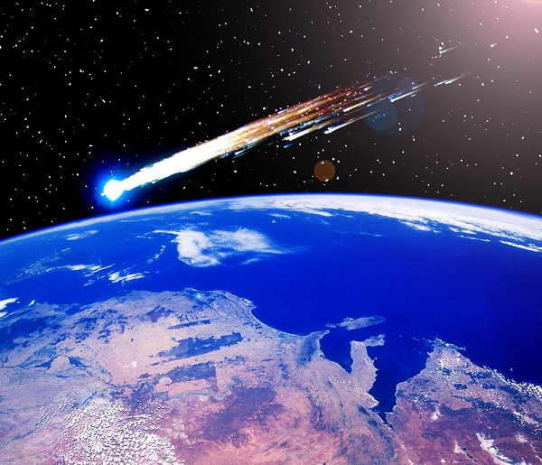 Trong các mảnh Hypatia này có nồng độ silic, crom và mangan thấp bất thường, cho thấy nó không thuộc về hệ Mặt Trời; đồng thời có hàm lượng sắt, lưu huỳnh, phốt pho, đồng và vanadium cao, cho thấy nó cũng không ra đời ở vùng không gian lân cận.