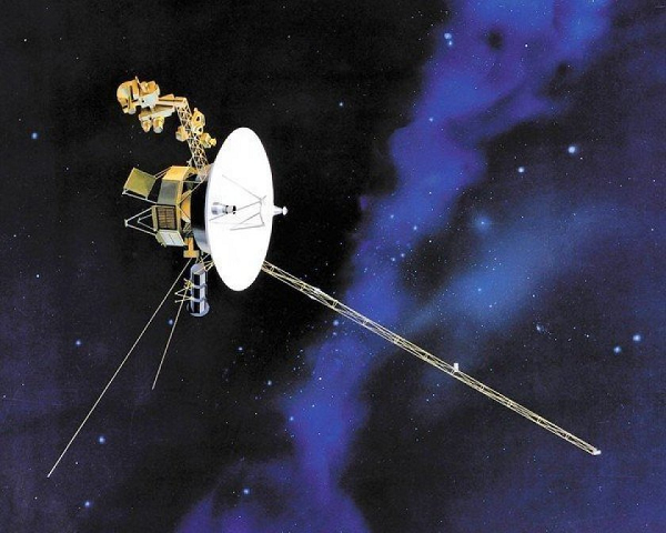  Tàu vũ trụ Voyager 1 của NASA từ lâu đã vượt qua rìa của hệ mặt trời xuyên qua nhật quyển (heliosphere) - biên giới của hệ mặt trời với không gian giữa các vì sao - để đi vào môi trường liên sao.