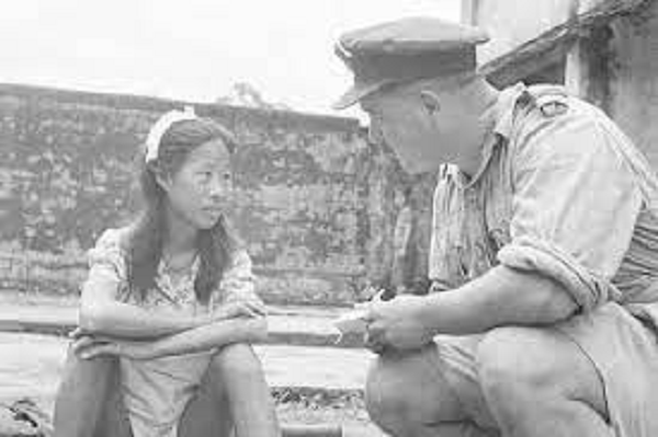 Trường hợp luân hồi đầu tiên là Ma Tin Aung Myo, lúc sinh hoàn toàn bình thường như những đứa trẻ khác. Cô sinh ngày 26/12/1953 tại Nathul phía Nam Myanmar. Suốt 3 năm đầu đời, Myo không có dấu hiệu bất thường. Tuy nhiên khi lên 4 tuổi cô bắt đầu sợ máy bay và thường tìm chỗ trú ẩn khi thấy nó.