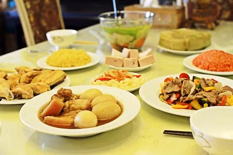 Trong khi thịt kho hột vịt lại là món ăn không thể thiếu của những mâm cỗ Nam.