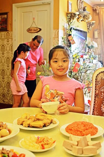 Và dọn bát đĩa.