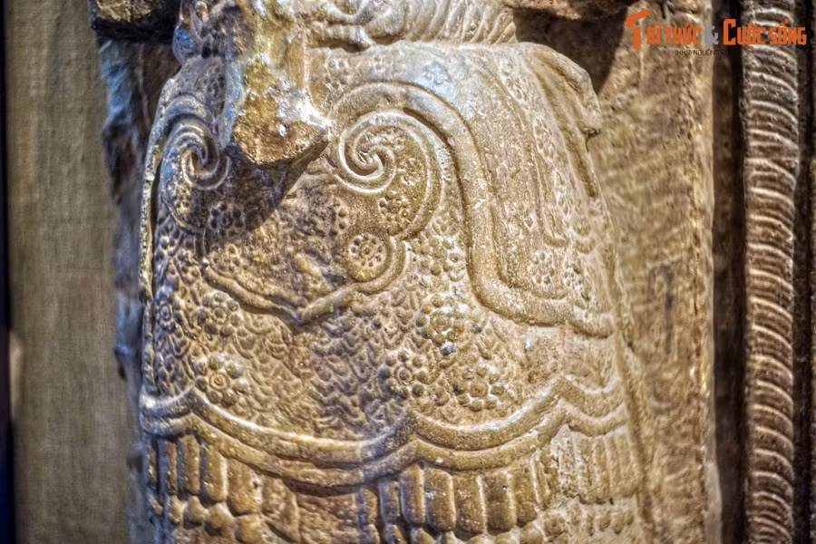 Trong thế giới quan của Phật giáo Đại thừa, dòng Phật giáo chủ đạo của Đại Việt, Bát bộ Kim Cương gồm tám vị Hộ pháp có quyền năng rất mạnh. Bất cứ ai tu thiền thành Bồ-tát trên đường thành Phật sẽ được các ngài Kim Cương bảo vệ, không bị thế lực tà ác phá hoại hoặc nhũng nhiễu.