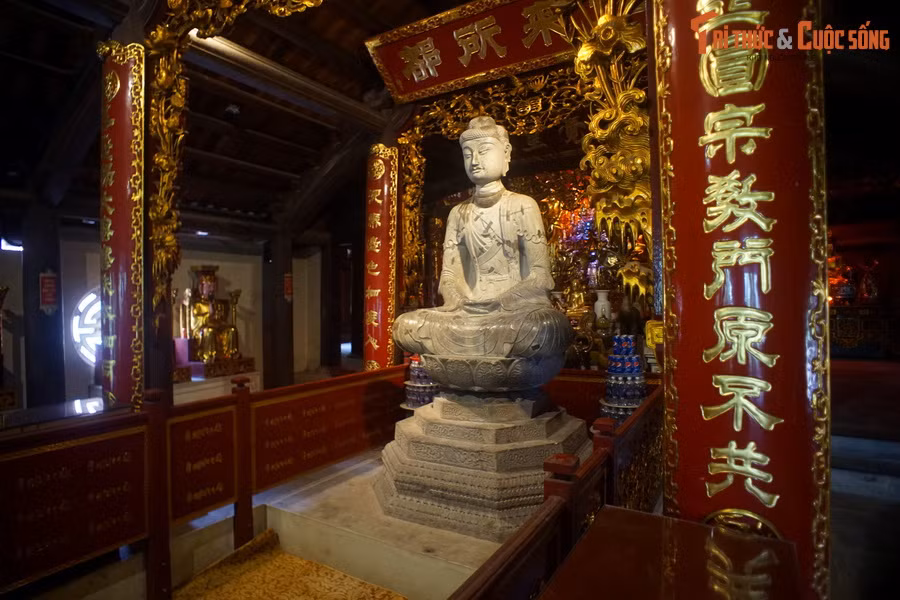 4. Chùa Phật Tích (huyện Tiên Du, tỉnh Bắc Ninh) có lịch sử hình thành vào thời Lý. Bảo vật quốc gia Tượng Phật A Di Đà đặt trong chính điện chùa, được coi là một tượng Phật mẫu mực, một kiệt tác mỹ thuật thời Lý để lại cho muôn đời sau.