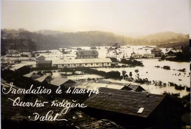 Cảnh ngập lụt lại khu Lò Gạch - trường Việt Anh ngày 4/5/1932, nay là khu vực đường Hoàng Diệu của thành phố Đà Lạt. Ảnh: Dalatarchi / Blogspot.