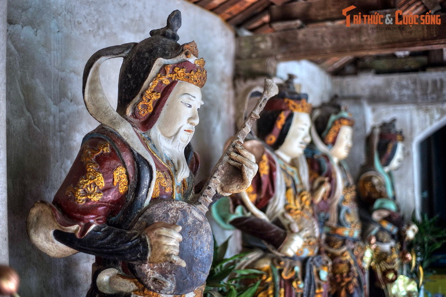 2. Không chỉ là ngôi cổ tự nổi tiếng với bề dày lịch sử và những nét kiến trúc tuyệt đẹp, chùa Nôm (xã Đại Đồng, huyện Văn Lâm, tỉnh Hưng Yên) còn là ngôi chùa sở hữu nhiều tượng đất nung cổ bậc nhất Việt Nam.