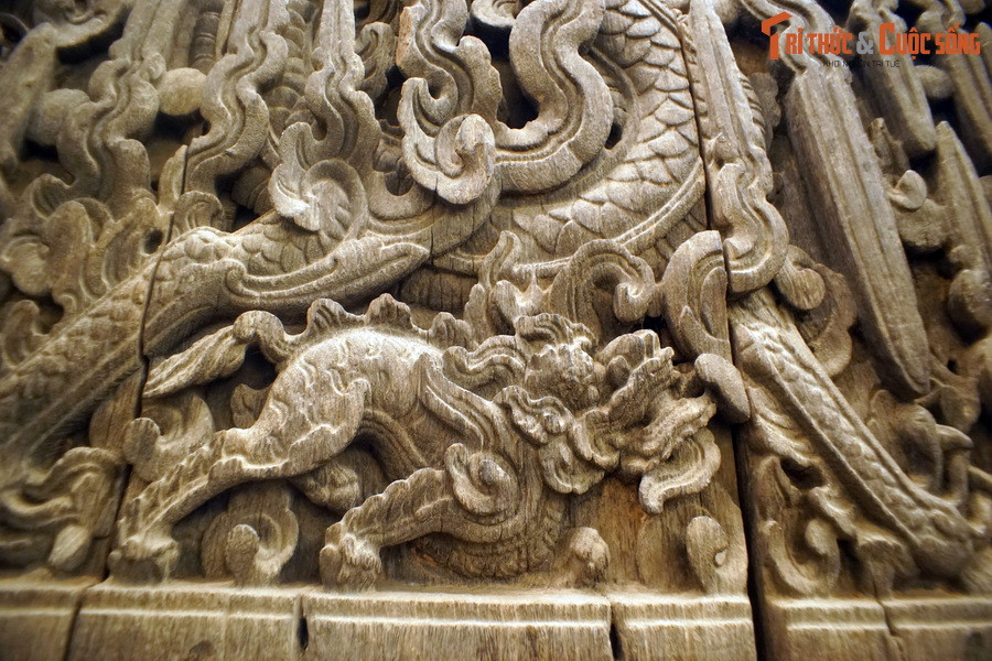 Ngược dòng lịch sử, chùa Keo Thái Bình được xây dựng từ năm 1630 đến năm 1632. Chùa mang phong cách kiến trúc thời Hậu Lê, phỏng theo kiến trúc của chùa Keo Hành Thiện. Bộ cửa chạm rồng được dựng từ thời điểm này.