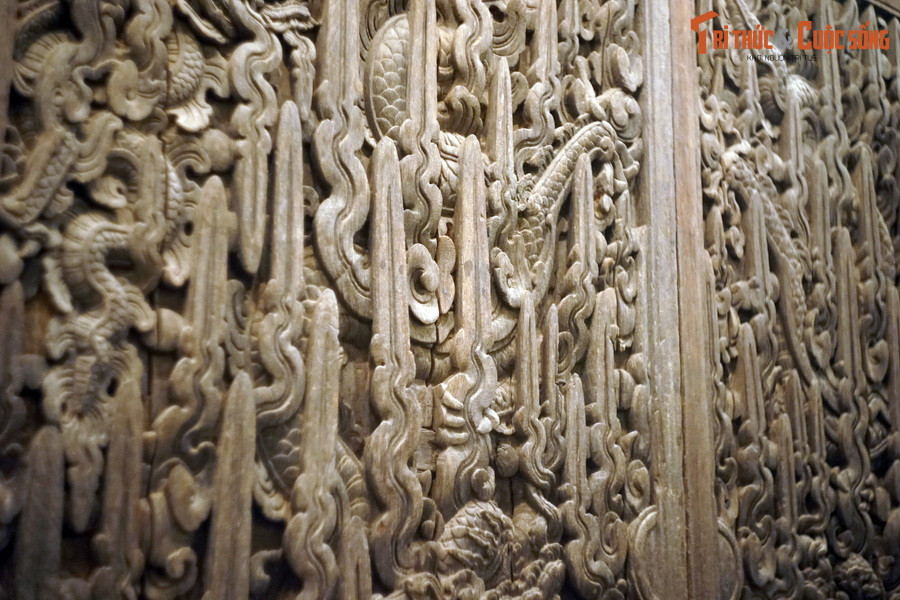 Hiện nay kiến trúc chùa keo Thái Bình còn giữ được nhiều tác phẩm chạm khắc gỗ đặc sắc, trong đó có giá trị nổi bật là bộ cửa rồng, mà hai cánh đã được chuyển về Bảo tàng Mỹ thuật để phục vụ công tác nghiên cứu, bảo tồn.