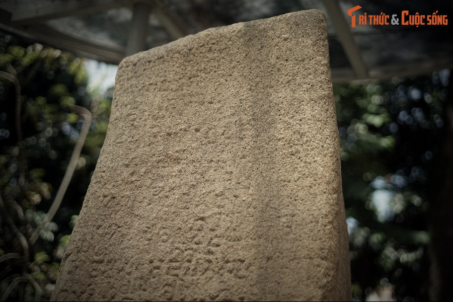 “...Những người được ngồi trên ngôi vua... bởi tấm lòng muốn chia đều của cải cho con cái anh em, và con cháu sau này... Tất cả mọi thứ gì là bạc, là vàng, là người hầu, là của cải vật chất trong kho...”.