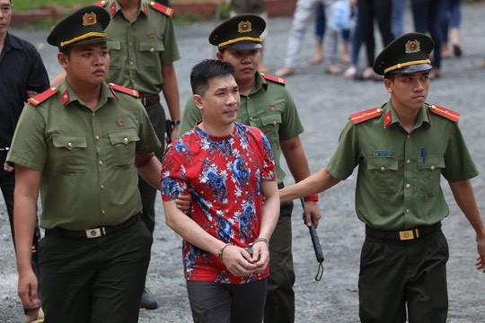 Xet xu trum ma tuy Van Kinh Duong: Tra ho so, dieu tra hotgirl Ngoc Miu