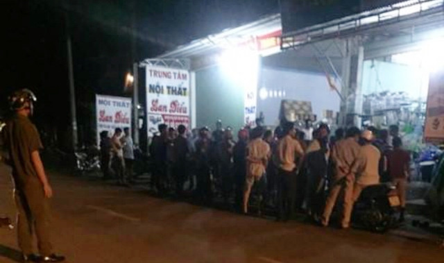 Hiện trường nơi xảy ra vụ gã thanh niên nghi ngáo đá đâm chém kinh hoàng rồi tự sát.