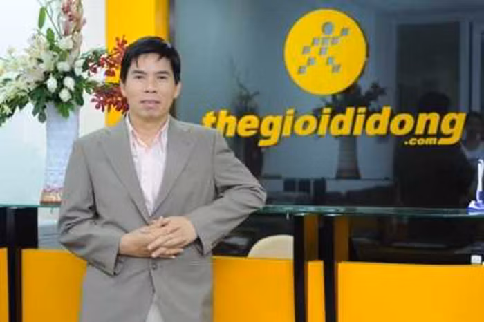 Ong chu dang "hot" cua The Gioi Di Dong giau co nao?-Hinh-2