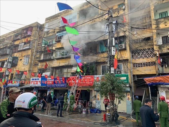  Giải cứu một cháu bé 5 tuổi khỏi đám cháy: Sáng 1/2, cháu Nguyễn Huy Anh, 5 tuổi, đến nhà bà ngoại là bà Nguyễn Thị Sửu, ở phường An Dương, quận Lê Chân, TP Hải Phòng. Trong lúc bà Sửu không có nhà, cháu Anh ở nhà chơi một mình và xảy ra cháy. Đến 8h cùng ngày, lực lượng chữa cháy tại chỗ đã giải cứu và đưa được cháu Nguyễn Huy Anh ra khỏi đám cháy và đưa đến Bệnh viện Việt Tiệp cấp cứu. Hiện nay, sức khỏe của cháu đã cơ bản ổn định. 