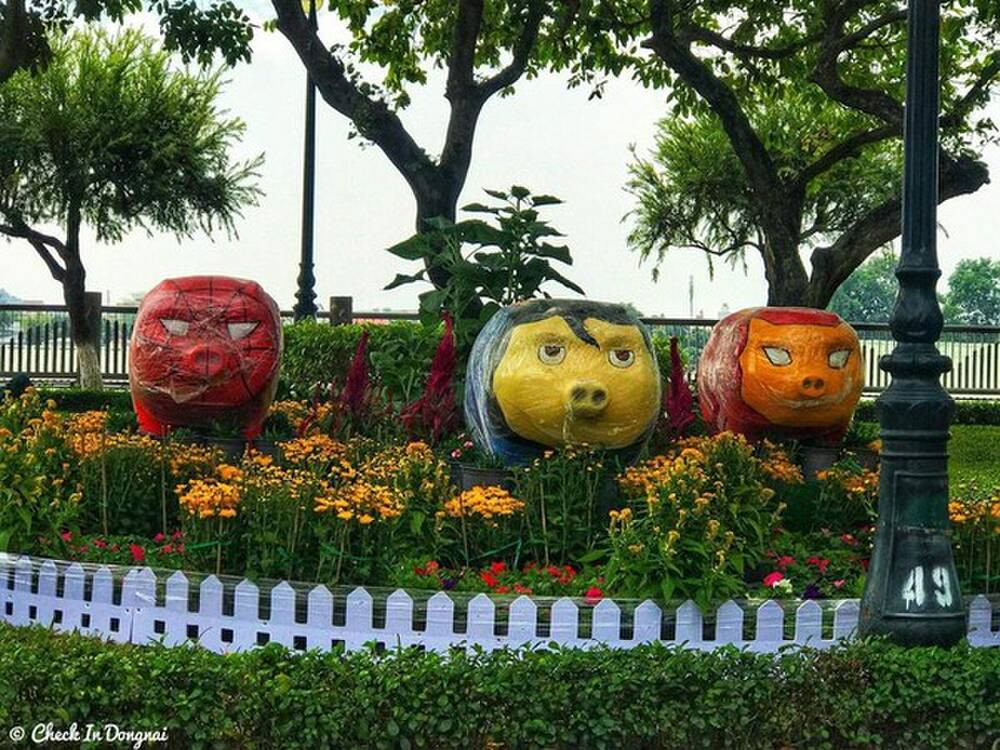 3 chú heo ở Đồng Nai được tạo hình từ cảm hứng về những siêu anh hùng trong truyện tranh. 