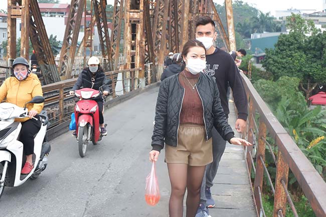 Nhiều người cho biết họ cảm thấy yên tâm hơn khi có những đội thả cá chuyên nghiệp như vậy.