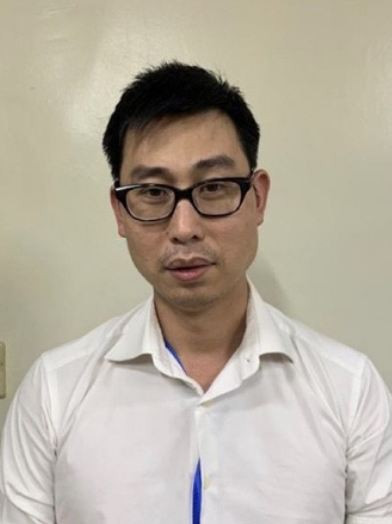 Ông Phạm Đức Tuấn (sinh năm 1979, Chủ tịch Hội đồng quản trị, Giám đốc Công ty BMS). Ông Tuấn bị khởi tố về tội "Lừa đảo chiếm đoạt tài sản". 