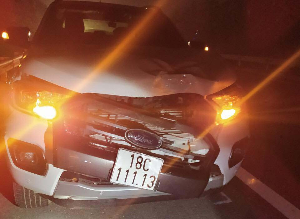 Nghi chay ngang qua duong nguoi phu nu bi xe dam tu vong