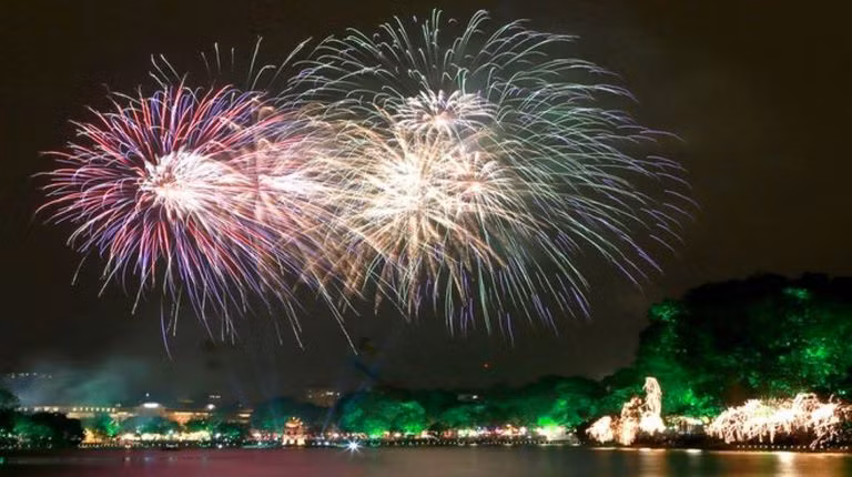 Huy 29 diem ban phao hoa dem giao thua tai Ha Noi