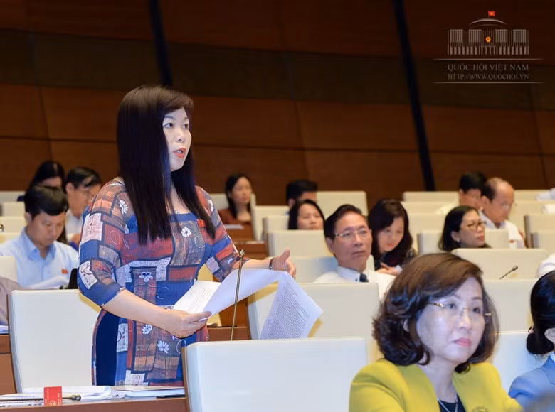 Quoc hoi pha le, keo dai thoi gian thao luan KT-XH va ngan sach Nha nuoc