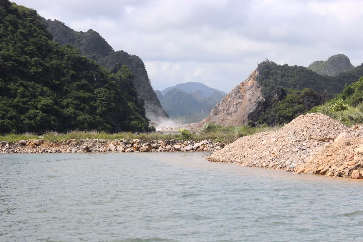 “Pha” nui da vung dem di san vinh Ha Long: Trach nhiem thuoc ve ai?-Hinh-2