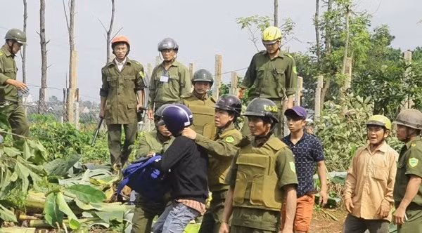 Uy hiep tinh mang nha bao, phong vien bi phat den 60 trieu