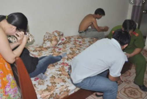 Còn người lợi dụng chức vụ, quyền hạn, uy tín để bảo vệ, duy trì hoạt động mua, bán dâm có thể bị phạt tiền tối đa 75 triệu đồng. 