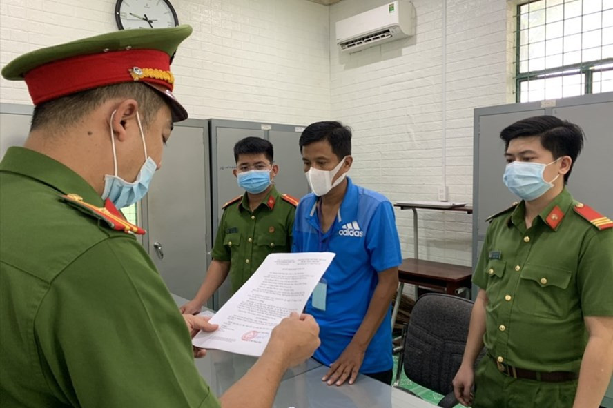  1 giám đốc công ty bất động sản ở Bình Dương bị bắt: Ngày 24/5, Công an tỉnh Bình Dương đã khởi tố, bắt tạm giam Phạm Ngọc Thắng (37 tuổi, quê Khánh Hòa) - Giám đốc Công ty Cổ phần Đầu tư Kinh doanh Phát triển địa ốc Điền Phú Phát (TP Thủ Dầu Một) để điều tra về tội lừa đảo chiếm đoạt tài sản. 3 người dân đã bị Thắng lừa bán nhà chiếm đoạt 3,6 tỷ đồng. 