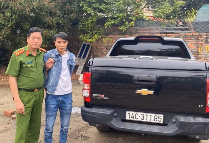  Mâu thuẫn tại tiệc cưới, dùng súng bắn chết người: Ngày 28/3, ngồi cùng bàn trong tiệc cưới, giữa Phạm Văn Phúc (SN 1983, trú TP Hạ Long, Quảng Ninh) và anh N.V.H. (SN 1982, trú phường Phong Hải, thị xã Quảng Yên) đã xảy ra mâu thuẫn. Khi cả 2 ra bãi đất trống để giải quyết, Phúc đã dùng loại súng ngắn, dạng súng bắn đạn chì bắn anh H. thiệt mạng, rồi lên ô tô bỏ trốn. Tuy nhiên, Phúc đã bị Công an bắt ngay sau đó.