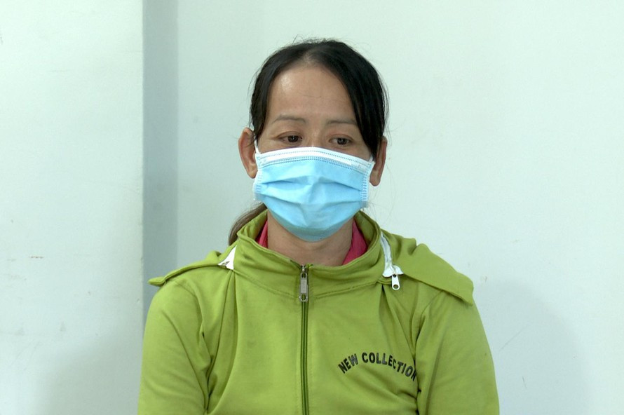  Vứt con trai mới sinh xuống sông vì sợ chồng nghi ngoại tình: Nguyễn Thị Hằng (43 tuổi, ngụ huyện An Biên, Kiên Giang) sợ chồng nghi ngoại tình do có thai ngoài ý muốn, nên đã nảy sinh ý định giết con của mình bằng cách vứt xuống sông. Hằng bỏ về nhà như không có chuyện gì xảy ra. Vài giờ sau, thi thể bé trai được người dân phát hiện. Qua điều tra, công an xác định Hằng chính là thủ phạm. Ngày 26/5, Công an Kiên Giang đã đề nghị truy tố Hằng.