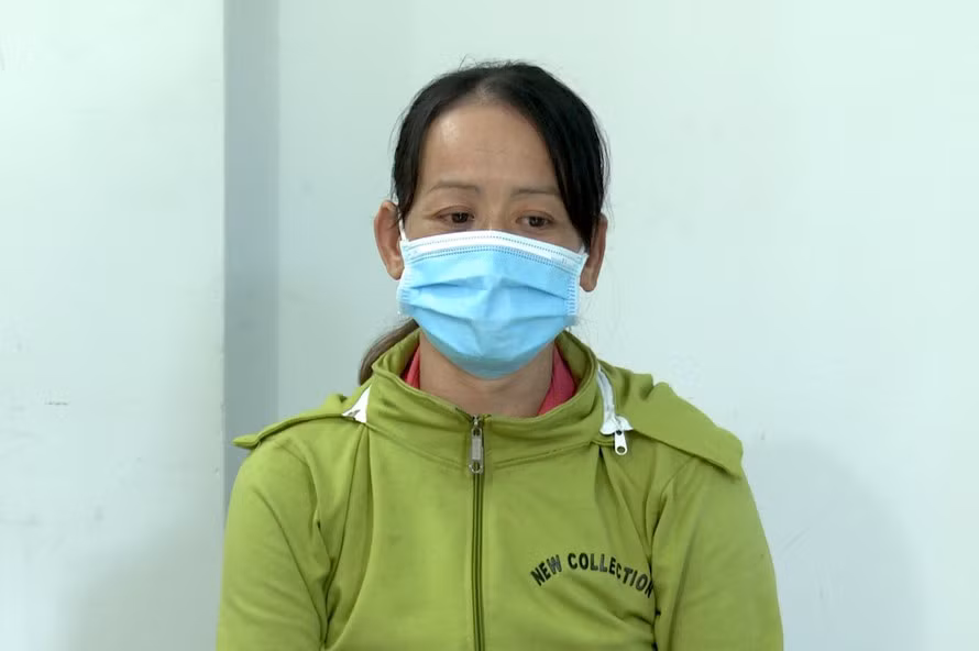  Vứt con trai mới sinh xuống sông vì sợ chồng nghi ngoại tình: Nguyễn Thị Hằng (43 tuổi, ngụ huyện An Biên, Kiên Giang) sợ chồng nghi ngoại tình do có thai ngoài ý muốn, nên đã nảy sinh ý định giết con của mình bằng cách vứt xuống sông. Hằng bỏ về nhà như không có chuyện gì xảy ra. Vài giờ sau, thi thể bé trai được người dân phát hiện. Qua điều tra, công an xác định Hằng chính là thủ phạm. Ngày 26/5, Công an Kiên Giang đã đề nghị truy tố Hằng.