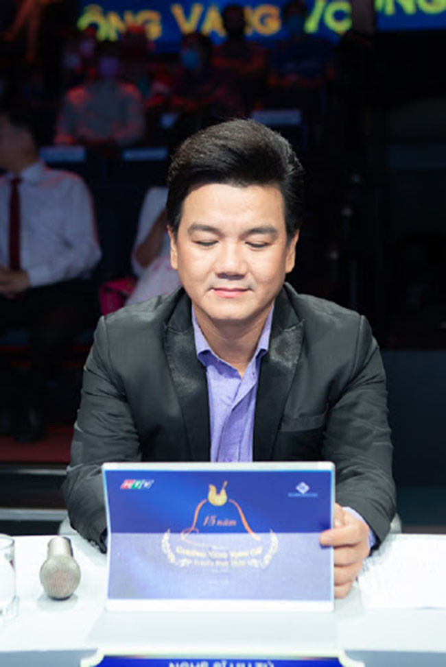 Thứ hai, đề ra phương hướng đào tạo nguồn nhân lực, lực lượng nghệ sĩ kế thừa thông qua đề án, phối hợp với các đơn vị liên quan tuyển chọn các em học sinh lứa tuổi cấp 2 trở lên. Vừa dạy văn hóa vừa đào tạo nghề theo phương pháp truyền nghề. Thứ ba, tiếp tục có những đề xuất, giải pháp phát huy giá trị văn hóa dân tộc gắn liền với phát triển du lịch. Hướng đến sân khấu du lịch truyền thống, nhằm quảng bá với du khách, đặc biệt là khách du lịch nước ngoài.