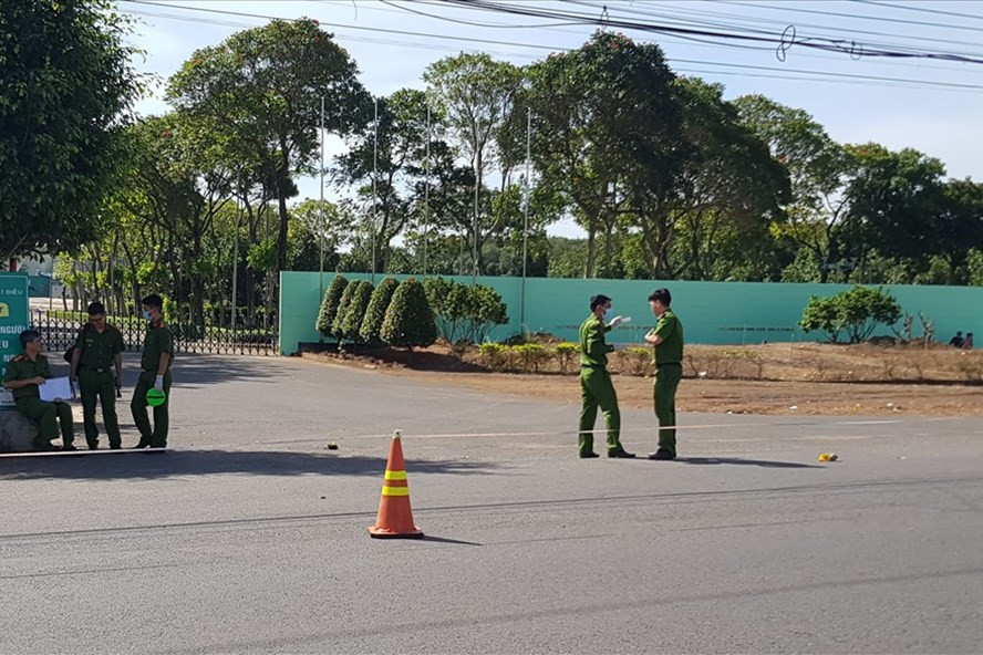  Giải quyết mâu thuẫn bằng súng 3 người thương vong: Tối 8/1, tại huyện Đồng Phú, tỉnh Bình Phước, Phạm Tuấn Hưng (45 tuổi), Nguyễn Mạnh Cường (35 tuổi) và Nguyễn Công Mạnh (28 tuổi, cả 3 cùng ngụ huyện Đồng Phú) tổ chức ăn nhậu. Trong lúc nhậu, Hưng điện thoại cho Huỳnh Văn Vinh (38 tuổi, ngụ huyện Đồng Phú) để giải quyết mâu thuẫn. Sau đó, cả 2 nhóm đã xảy ra hỗn chiến. Hưng dùng súng bắn vào đám đông khiến Mạnh, Cường bị thương và L.V.L (bạn của Vinh) tử vong.