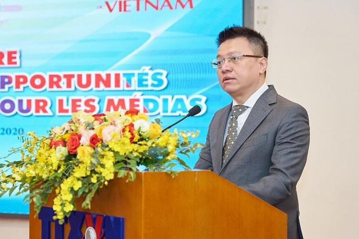 Ông Lê Quốc Minh bắt đầu sự nghiệp báo chí của mình ở vị trí biên tập viên Ban Biên tập Tin Thế giới của TTXVN từ năm 1990.