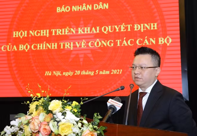 Ông Minh chia sẻ: "Những thông điệp của Đảng, Nhà nước phải được đến được với nhân dân bằng những ngôn ngữ báo chí đơn giản nhất. Làm sao đưa được những thông điệp đó đến với những người đọc báo Nhân Dân mới hoàn thành nhiệm vụ. Tôi mong các đồng chí ủng hộ để chúng ta - trong đó có tôi - sẽ hoàn thành nhiệm vụ Đảng, Nhà nước giao phó.". (Ảnh: TTXVN).