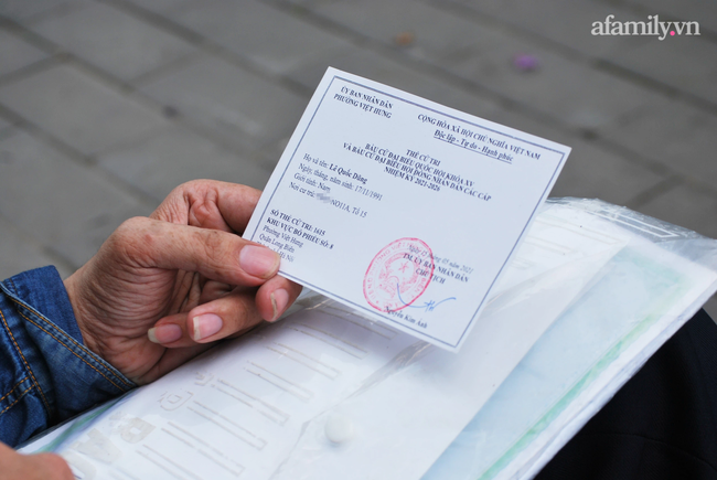 “Nguoi vo hinh” lan dau tien di bau cu: “Hanh phuc khi la cong dan dung nghia“-Hinh-5