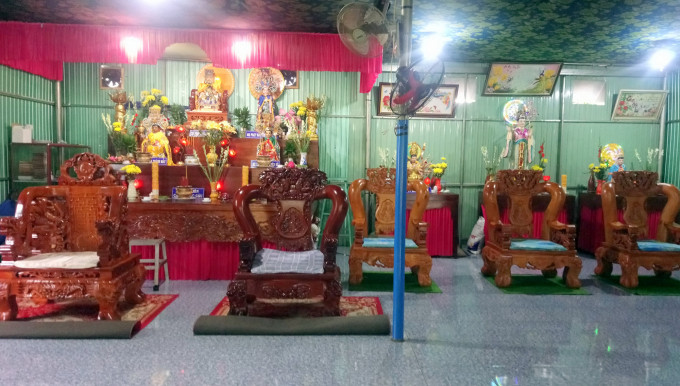 Ngan le mot chuyen lang: 'Thanh mau' chua benh bang… nuoc la-Hinh-2