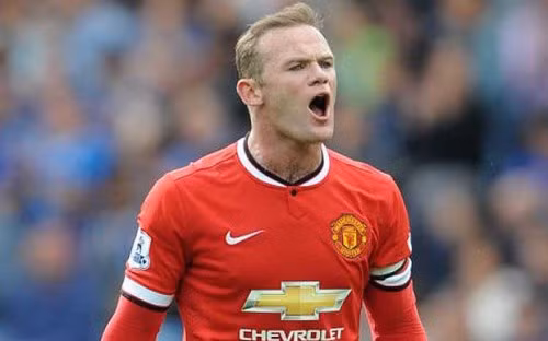 Ngoài ra, chắc khó ai có thể nghĩ được rằng, tiền đạo nóng tính Wayne Rooney cũng rất sợ đi máy bay. Trong một chuyến bay năm 2006, tiền đạo 22 tuổi của tuyển Anh đã hét toáng lên như một đứa trẻ vì sợ sau khi máy bay gặp bão và chao đảo. Carragher có viết trong cuốn tự truyện của mình anh ấy chưa bao giờ nghe thấy tiếng hét nào to như thế. Carragher còn tiết lộ, tiếng hét của Rooney còn lấn át tiếng khóc ré và kêu gào của những phụ nữ và trẻ con trên chuyến bay đó.