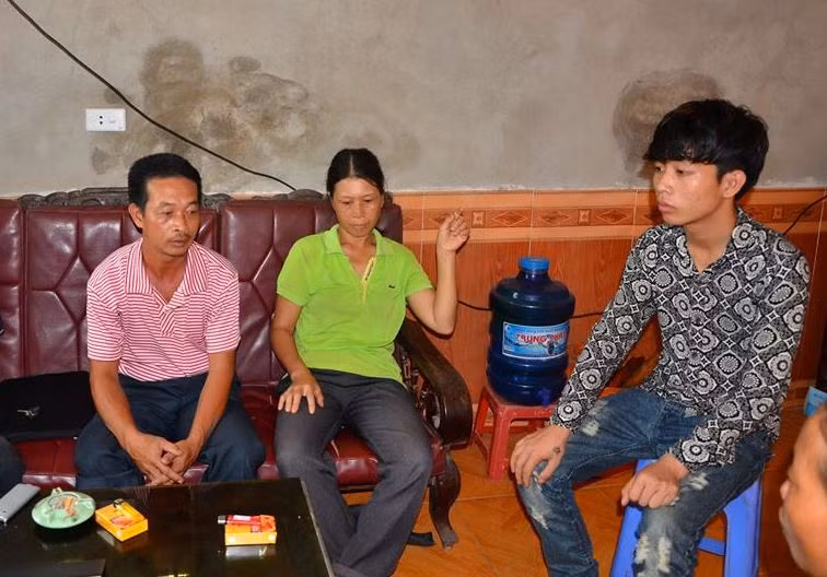 Hai nu sinh Ha Noi mat tich bi an gan thang troi-Hinh-3