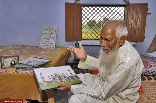 Thế nhưng giờ đây, ông lại lo sợ rằng ngôi đèn có thể sẽ không được hoàn thành vì số tiền tiết kiệm của ông đã dần cạn. Chi phí cho các hạng mục trang trí đền ngày càng lớn khiến ông mất khả năng chi trả.