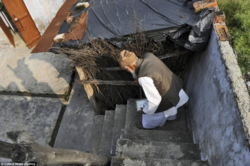 Ông Faizul đã dặn dò em trai mình rằng nếu ông qua đời, hãy chôn cất ông cạnh ngôi mộ của vợ. Còn hiện tại, mong muốn duy nhất của ông Faizul là được hoàn thiện ngôi đền trước khi nhắm mắt xuôi tay.