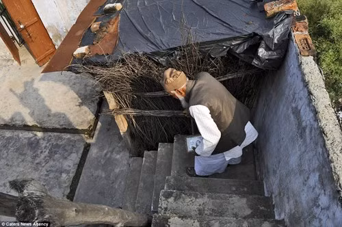 Ông Faizul đã dặn dò em trai mình rằng nếu ông qua đời, hãy chôn cất ông cạnh ngôi mộ của vợ. Còn hiện tại, mong muốn duy nhất của ông Faizul là được hoàn thiện ngôi đền trước khi nhắm mắt xuôi tay.