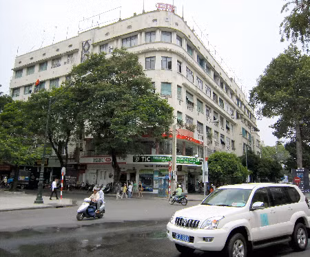 Khu Tứ giác Eden: Diện tích 8.800m2, giáp các đường Nguyễn Huệ, Lê Thánh Tôn, Đồng Khởi, Lê Lợi. Khu này hiện đã được Vingroup xây dựng dự án Vincom Center. Dự án này đưa vào hoạt động từ năm 2013 và sau đó được bán lại cho Công ty CP Tập đoàn Phát triển Hạ tầng và bất động sản Việt Nam.