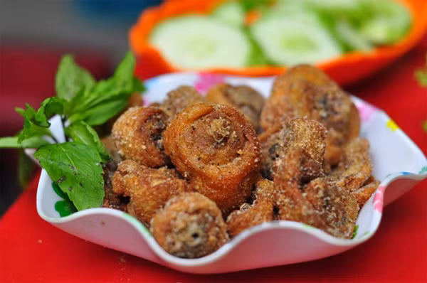  Nhất là da ở cổ, một số tuyến bạch huyết giải độc đều tập trung ở lớp mỡ dưới da của cổ gà, trong những tuyến này có các độc tố gây bệnh và chất tăng trọng trong chăn nuôi còn lưu lại.