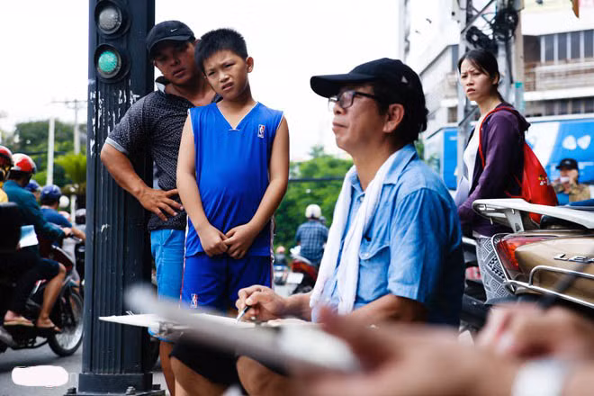 Urban Sketch là khái niệm ký hoạ đô thị đã được phổ biến ở các nước trên thế giới. Đây là hình thức ghi vẽ và chép lại cảnh quan, nhà ở, các sản phẩm của đô thị hay bất cứ những gì mà người họa sĩ quan sát thấy và tự cảm xúc được.