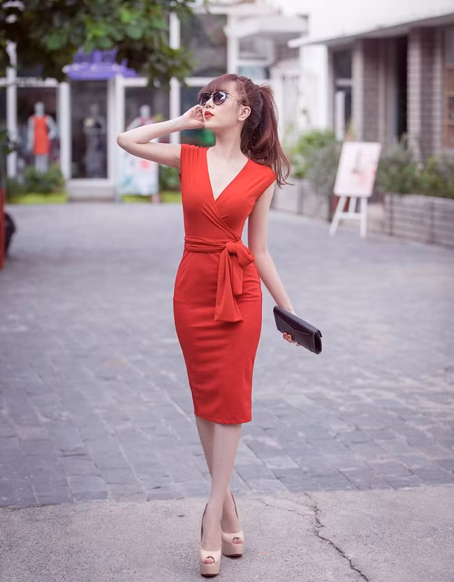 Hot girl Sài thành sở hữu ba vòng cơ thể khiến bao cô gái ao ước 86-60-90